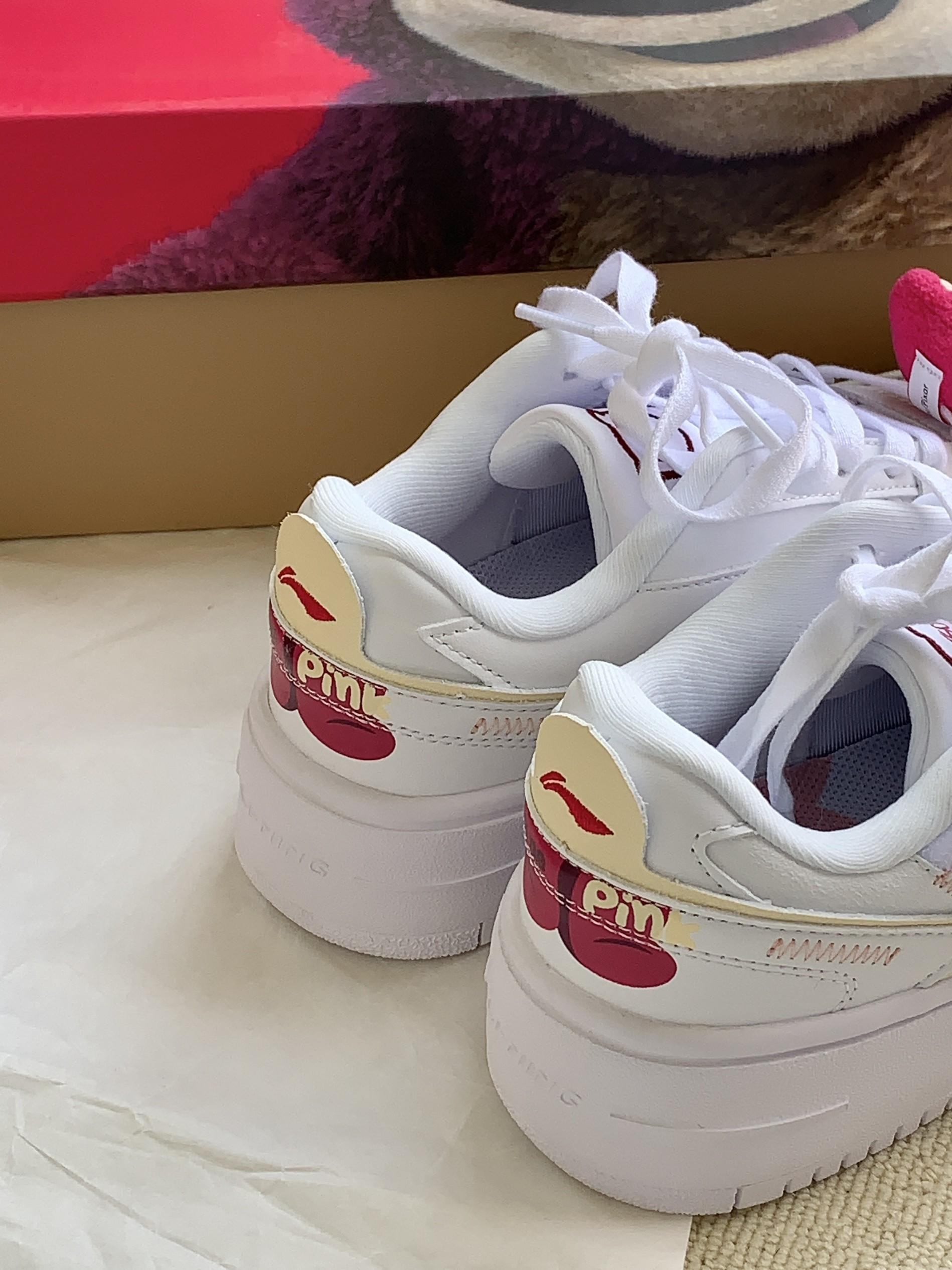 李宁草莓熊小白鞋也太可爱了吧